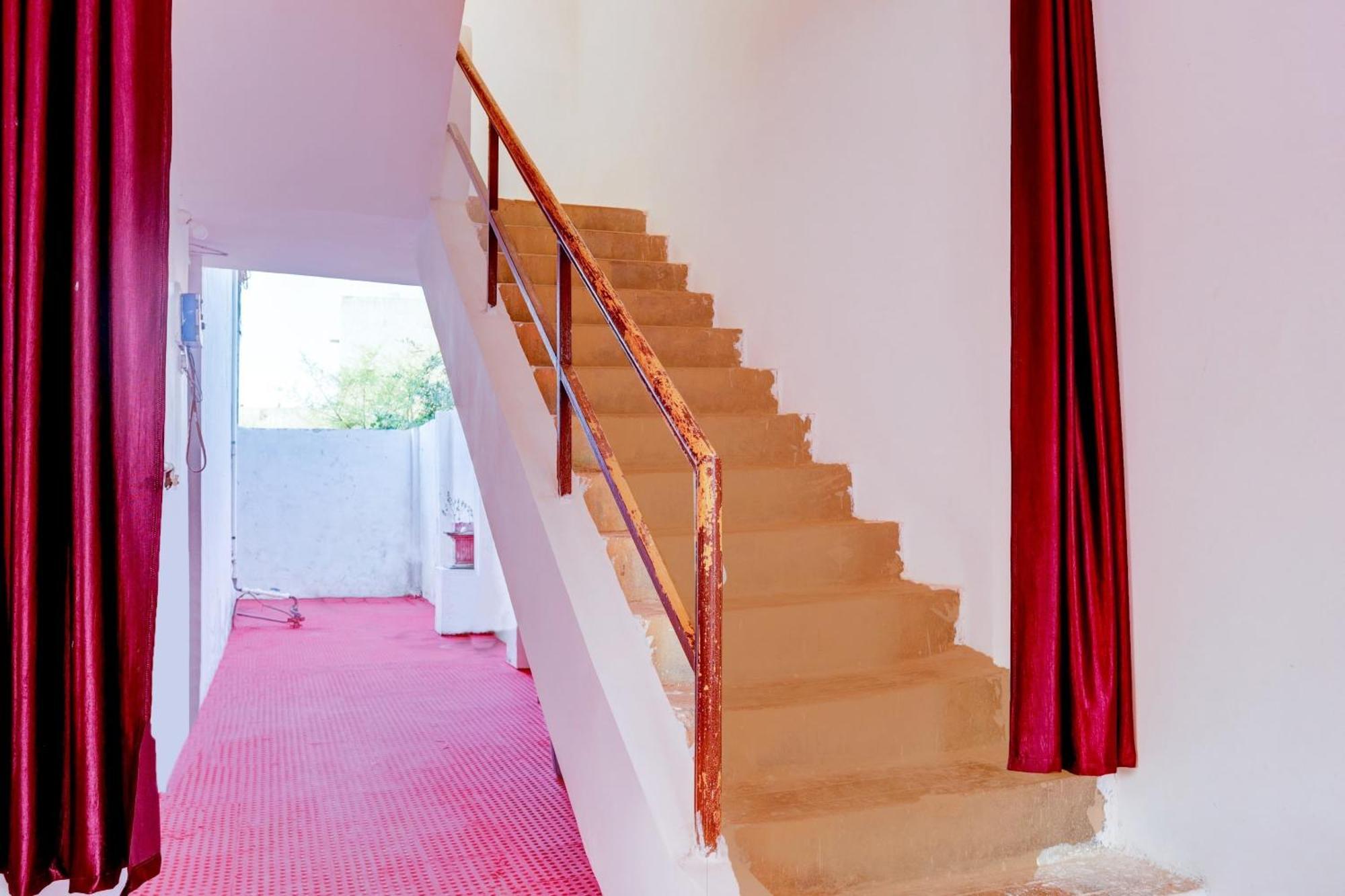 Hotel O Samridhi Bilāspur Buitenkant foto
