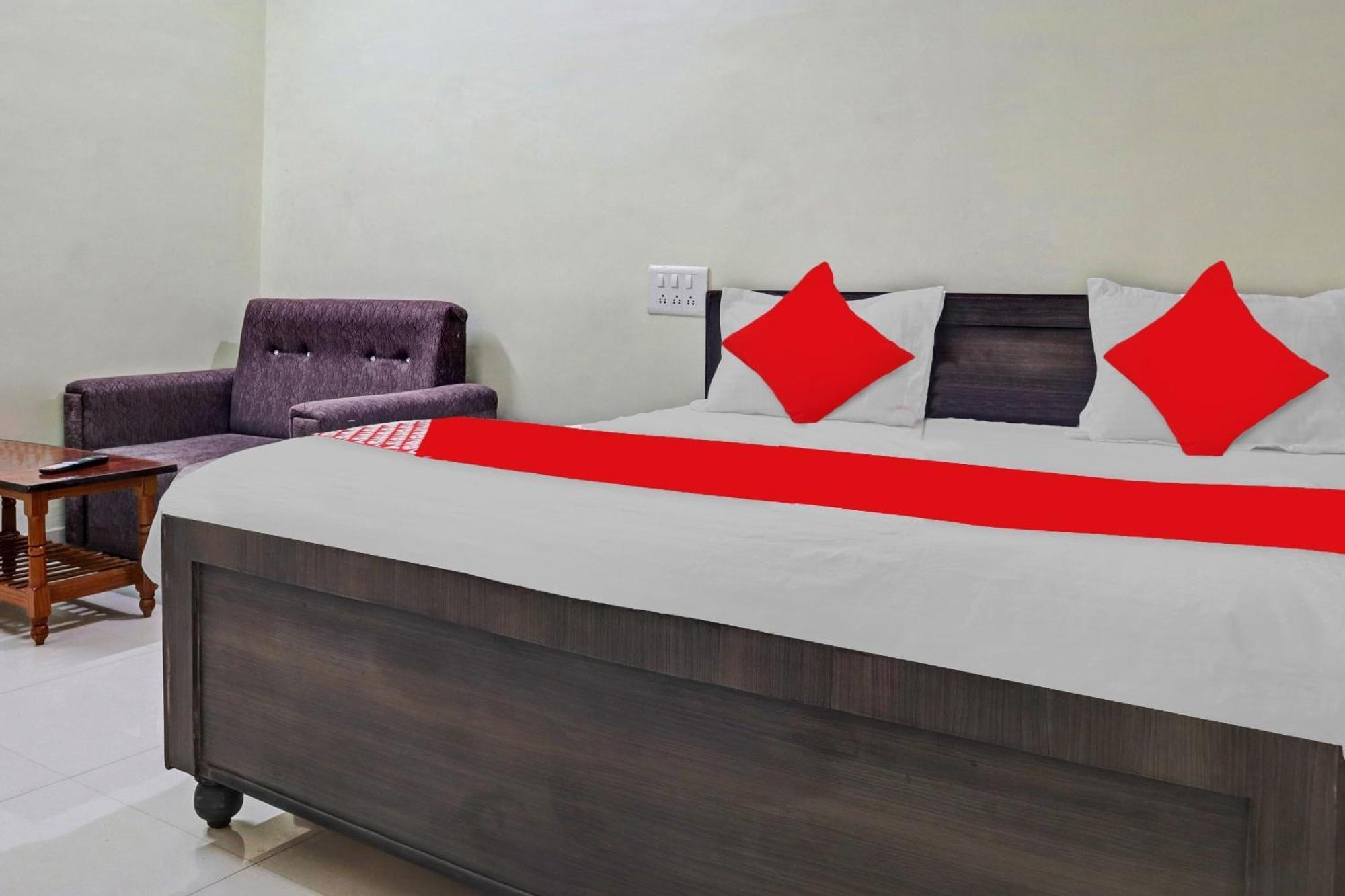Hotel O Samridhi Bilāspur Buitenkant foto